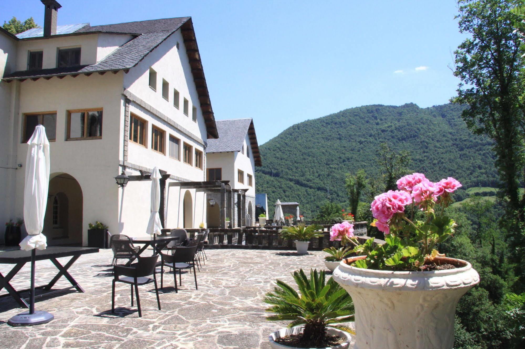 Angelats Hotel - A Signature Boutique Hotel & Restaurant Ribes De Freser Bagian luar foto